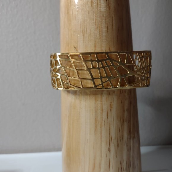 7.5 Inch Gold Tone Bird Cage Bangle - Picture 9 of 10